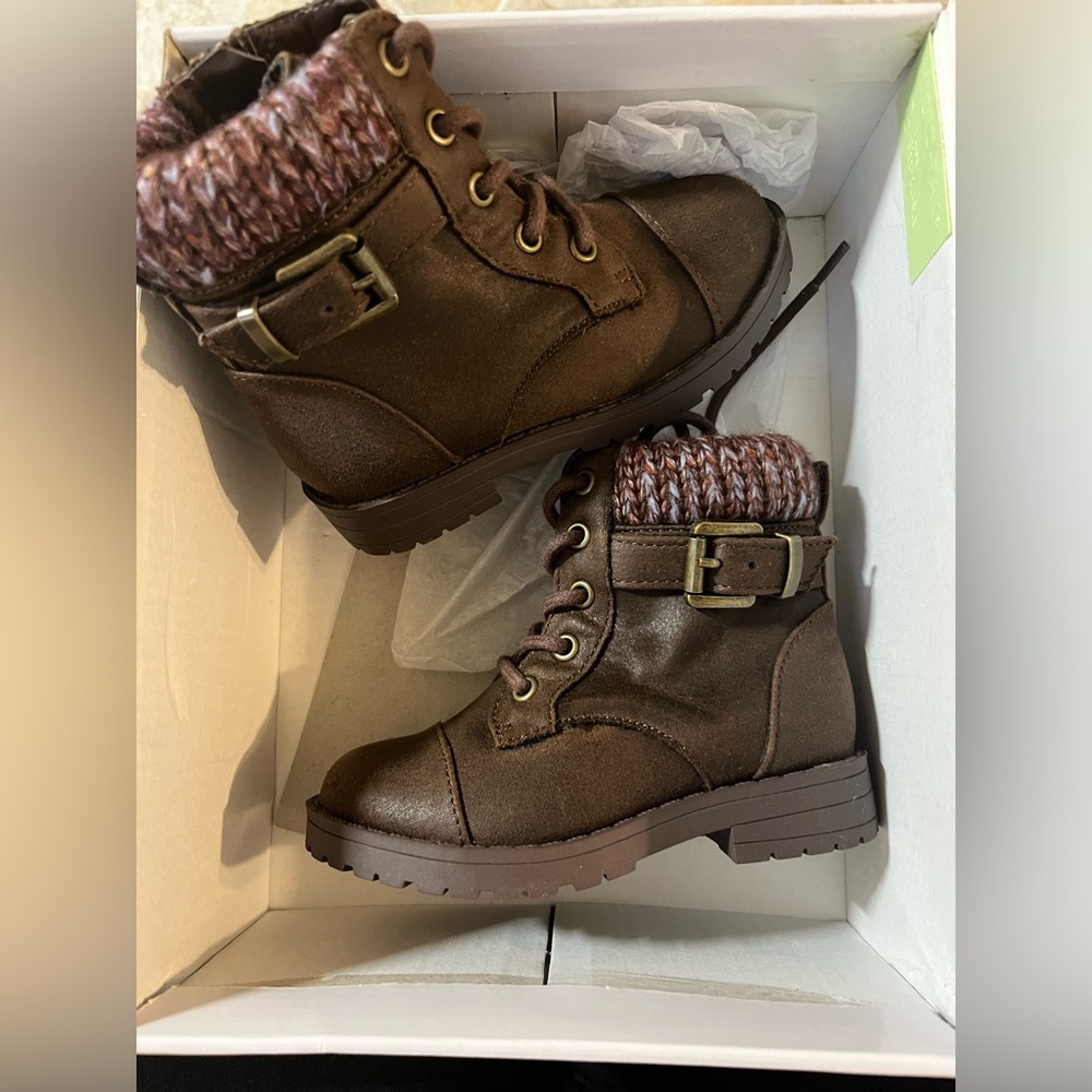 Sugar Tan Lace-Up Boots